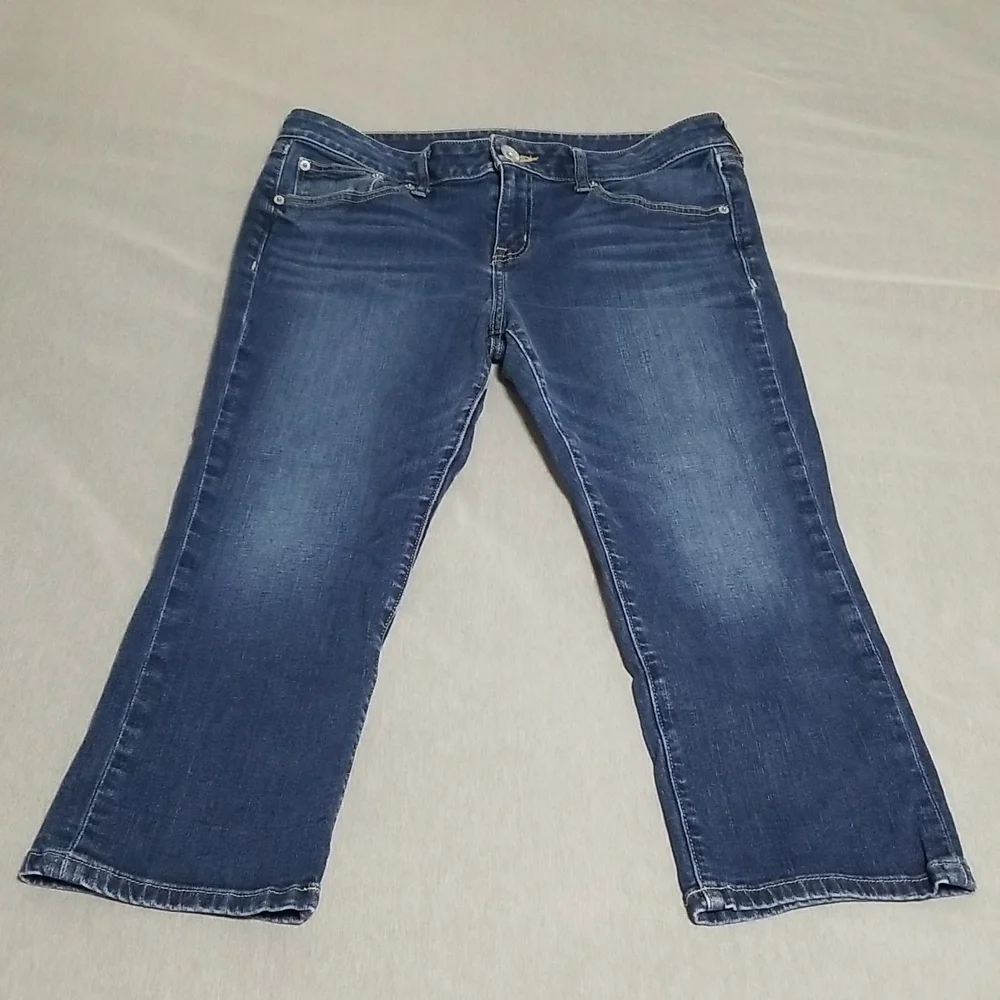 A.N.A Shorts Capris or Ankle Pants - Picture 4 of 16